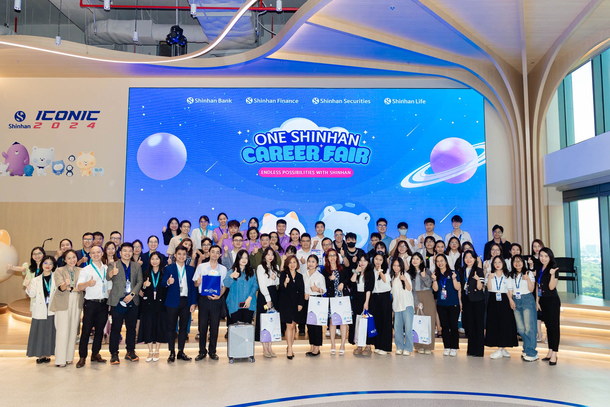 One Shinhan Career Fair 2024 - Cơ hội nghề nghiệp giá trị từ hệ sinh thái tài chính Shinhan tại Việt Nam- Ảnh 2.