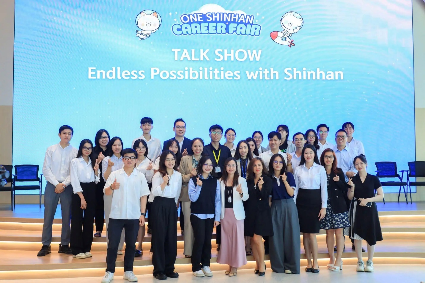 One Shinhan Career Fair 2024 - Cơ hội nghề nghiệp giá trị từ hệ sinh thái tài chính Shinhan tại Việt Nam- Ảnh 3.