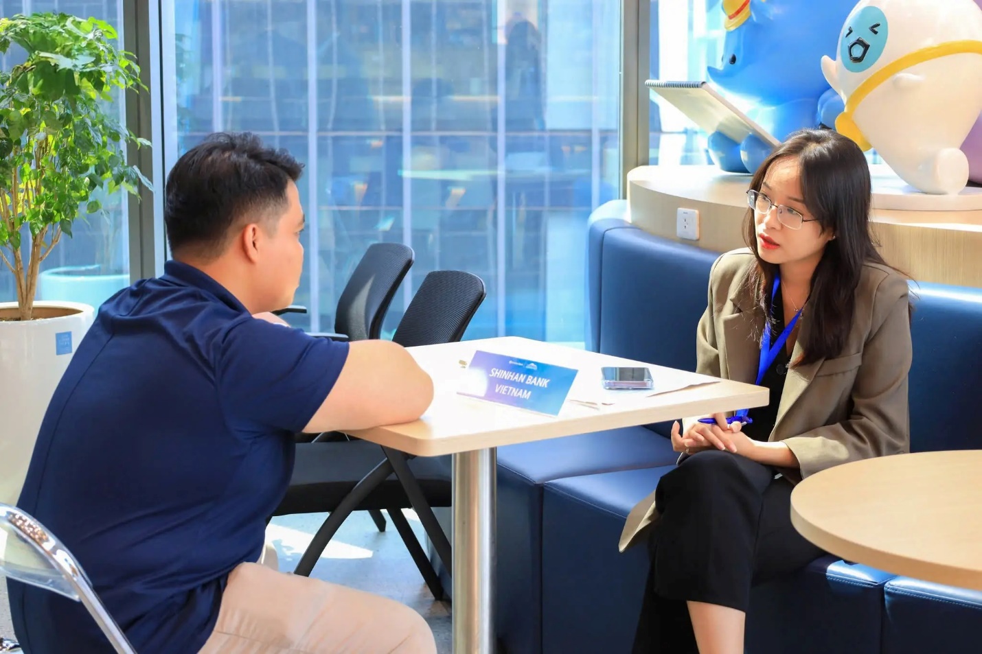 One Shinhan Career Fair 2024 - Cơ hội nghề nghiệp giá trị từ hệ sinh thái tài chính Shinhan tại Việt Nam- Ảnh 4.