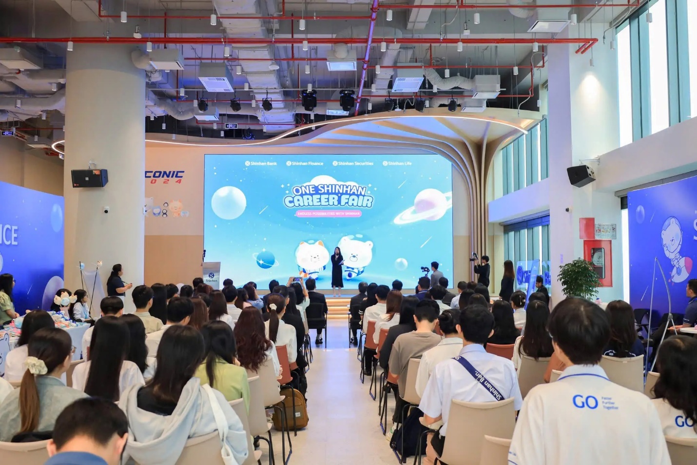 One Shinhan Career Fair 2024 - Cơ hội nghề nghiệp giá trị từ hệ sinh thái tài chính Shinhan tại Việt Nam- Ảnh 5.