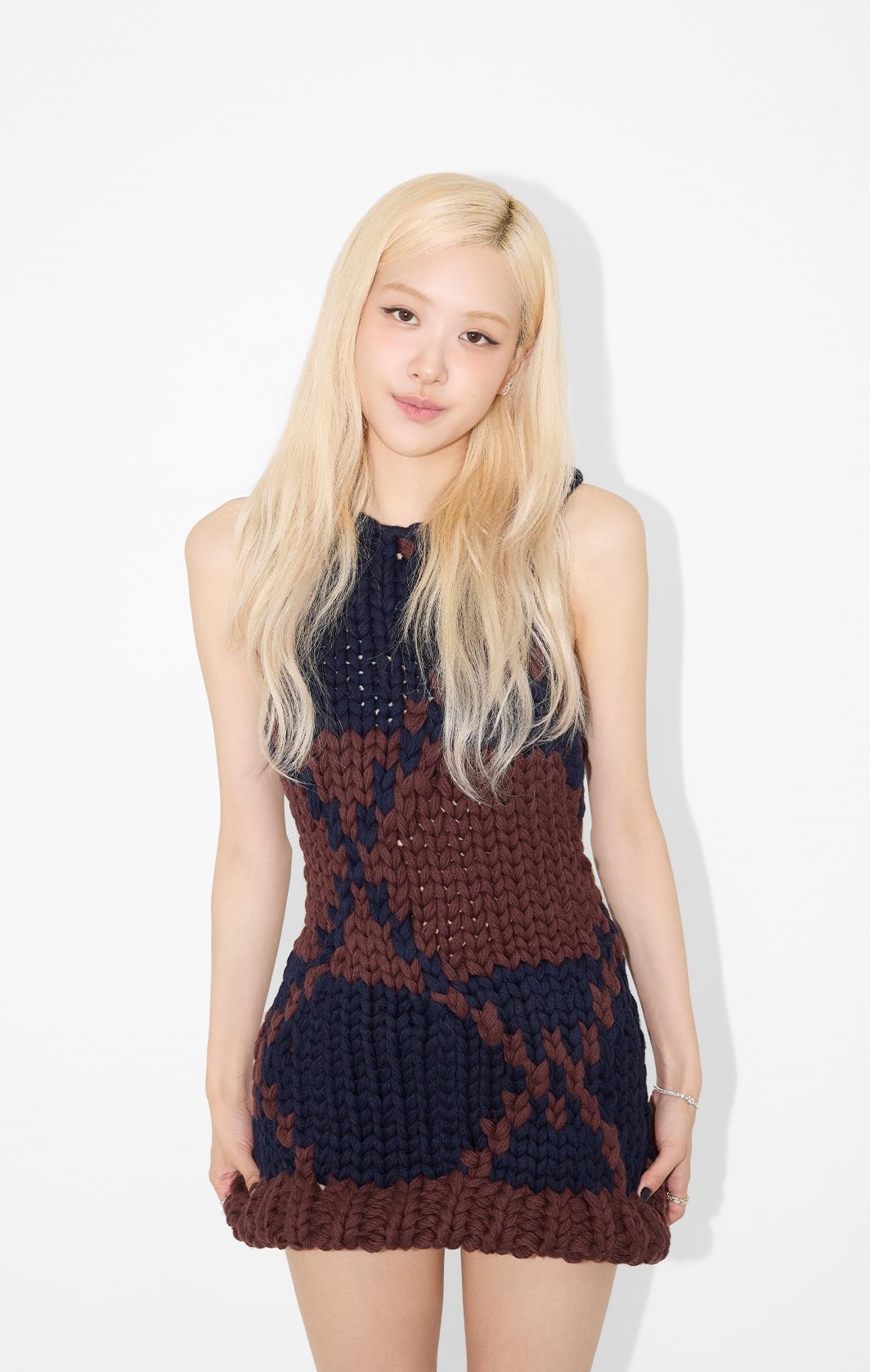 Một th&agrave;nh vi&ecirc;n nh&oacute;m BLACKPINK đang chạm đỉnh nhan sắc: Mặc g&igrave; cũng đẹp, để kiểu t&oacute;c n&agrave;o cũng xinh- Ảnh 20.