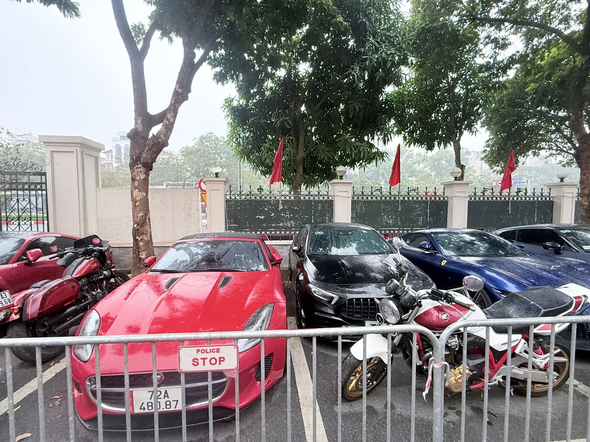 Toàn bộ chi tiết khối tài sản bị thu giữ trong vụ Mr Pips: Hàng trăm tỷ tiền mặt, 890 miếng vàng SJC, 246kg vàng nguyên khối....- Ảnh 2.