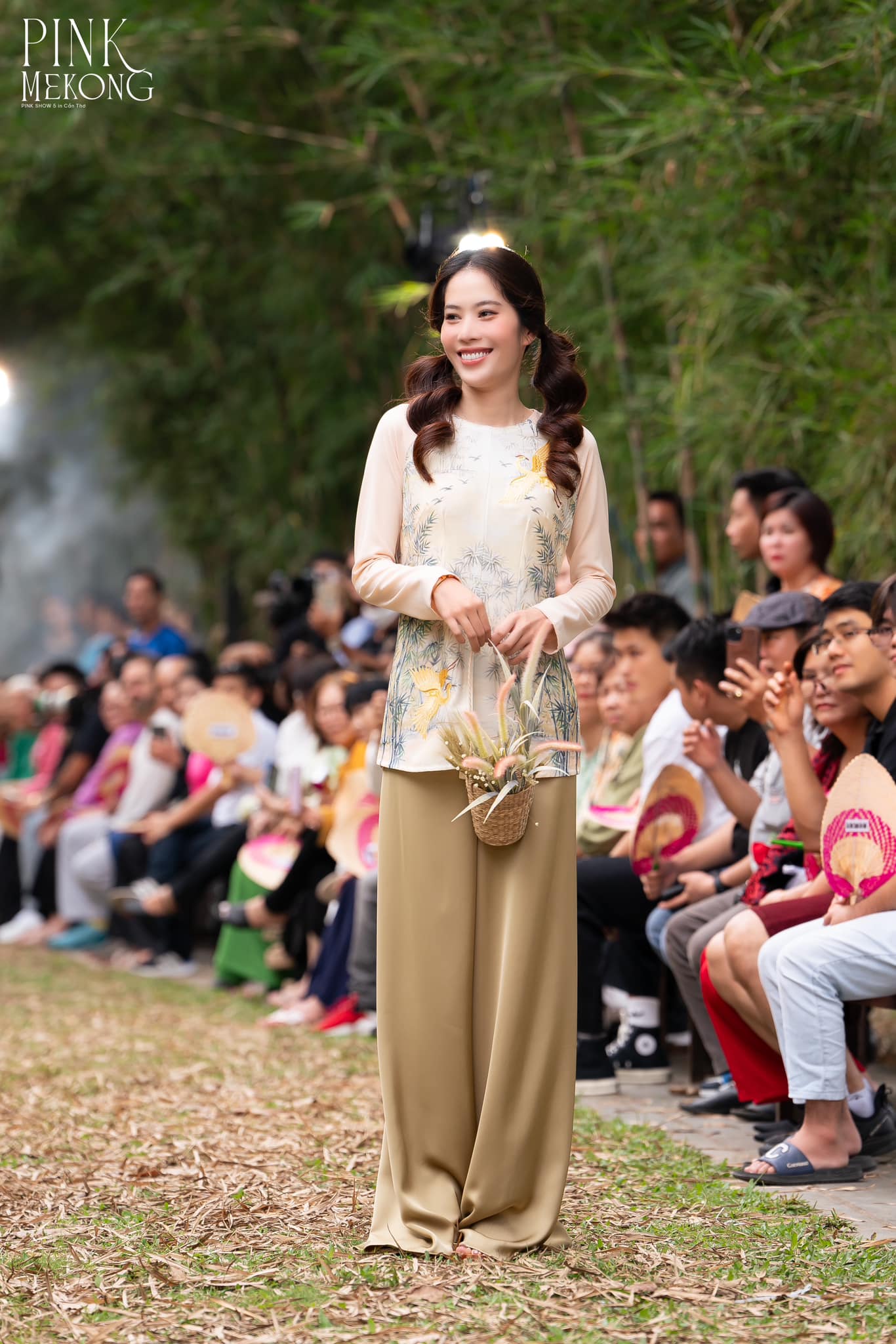 Nam Anh - Nam Em gây chú ý ở show thời trang toàn sao khủng, cô em lâu lắm mới được khen- Ảnh 11.