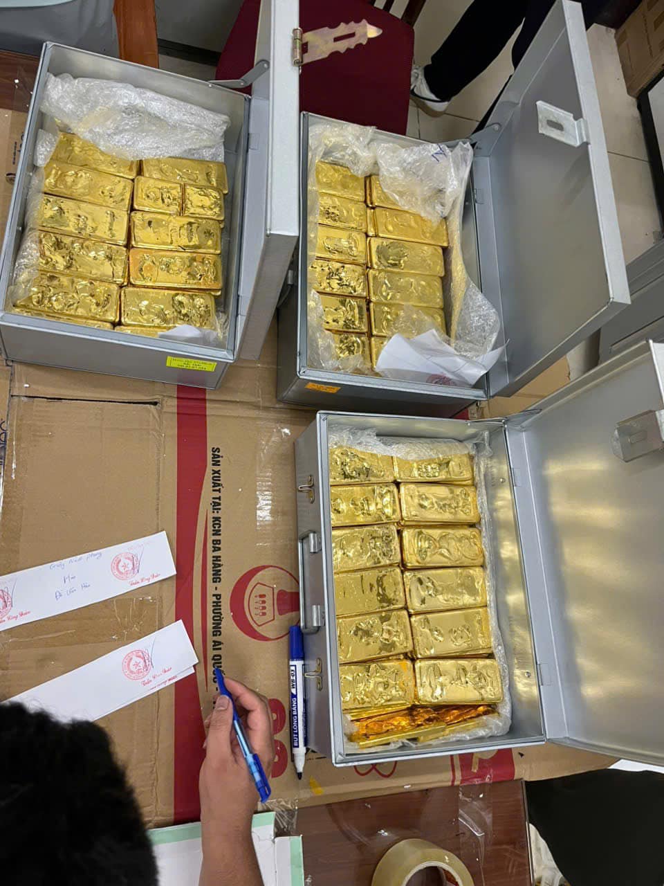 Vàng miếng, siêu xe bị thu giữ trong vụ án Phó Đức Nam sẽ được xử lý như thế nào?- Ảnh 2.