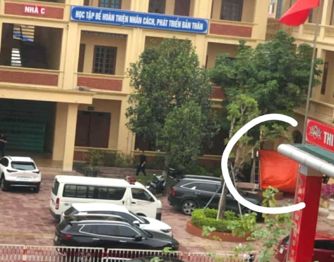 Vụ nữ sinh lớp 8 tử vong trong sân trường: Nội dung cuộc nói chuyện với bạn trước sự việc- Ảnh 1.