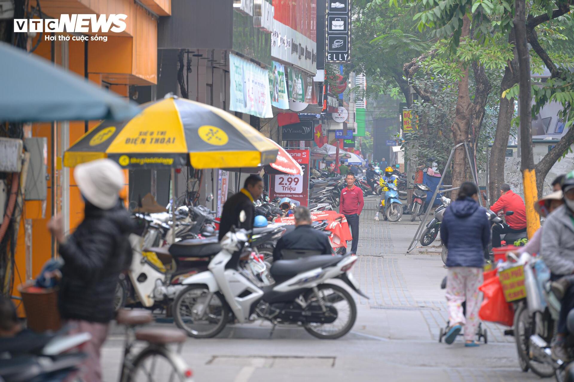 Hiện trạng các tuyến phố dự kiến cho thuê vỉa hè ở Hà Nội- Ảnh 17.