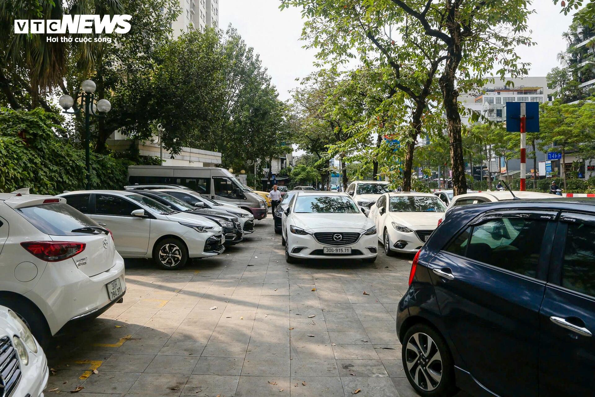 Hiện trạng các tuyến phố dự kiến cho thuê vỉa hè ở Hà Nội- Ảnh 10.