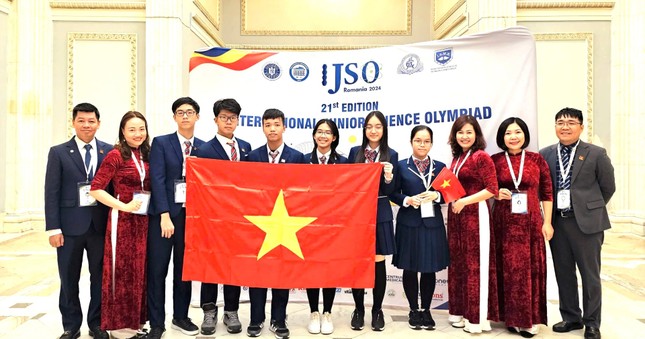 Học sinh Hà Nội xuất sắc giành 6 huy chương tại Olympic khoa học trẻ quốc tế 2024- Ảnh 1.