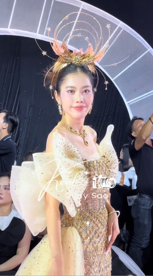 Nam Anh - Nam Em gây chú ý ở show thời trang toàn sao khủng, cô em lâu lắm mới được khen- Ảnh 7.