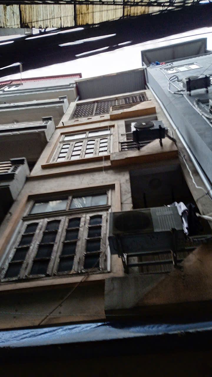 H&agrave; Nội: Ph&aacute;t hiện nam thanh ni&ecirc;n tử vong trong ph&ograve;ng trọ- Ảnh 2.