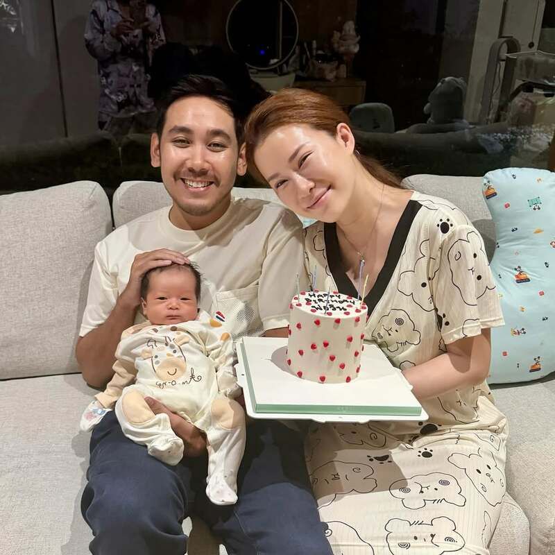 Nữ ca sĩ bụng bầu vượt mặt vẫn l&ecirc;n s&acirc;n khấu biểu diễn tưng bừng trước khi sinh v&agrave;i ng&agrave;y- Ảnh 5.