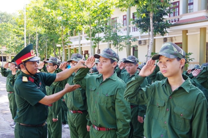 Sinh viên có bắt buộc phải học quân sự?- Ảnh 1.