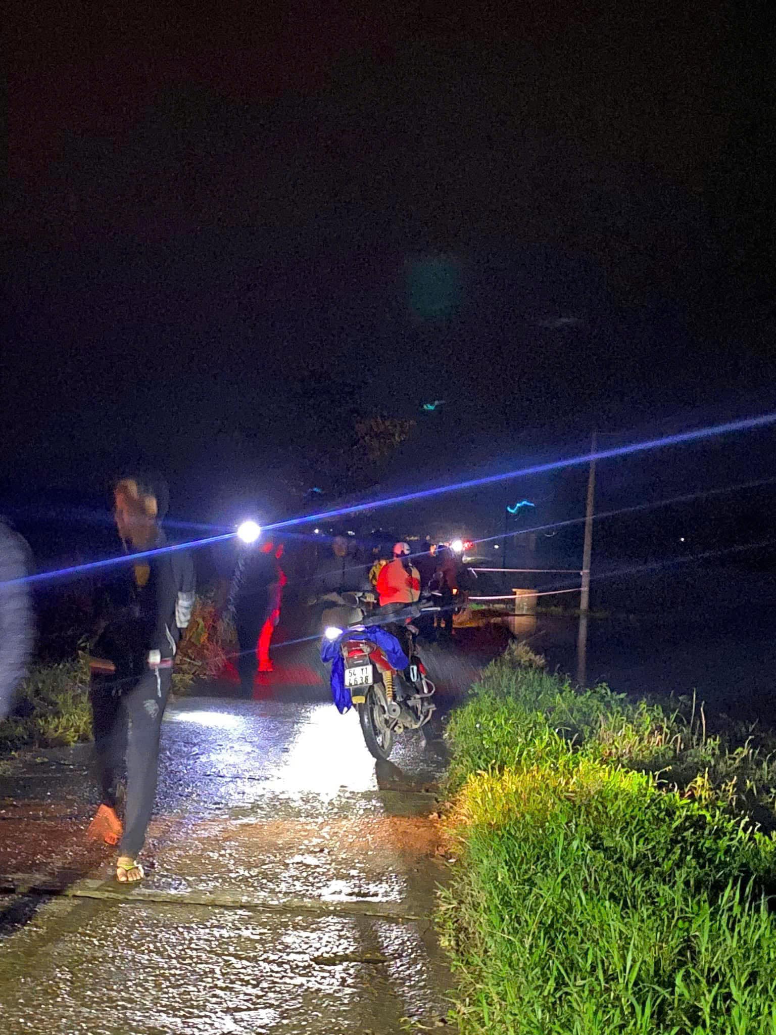 T&igrave;m thấy thi thể 2 ch&aacute;u b&eacute; bị nước cuốn tr&ocirc;i ở Quảng Nam- Ảnh 1.