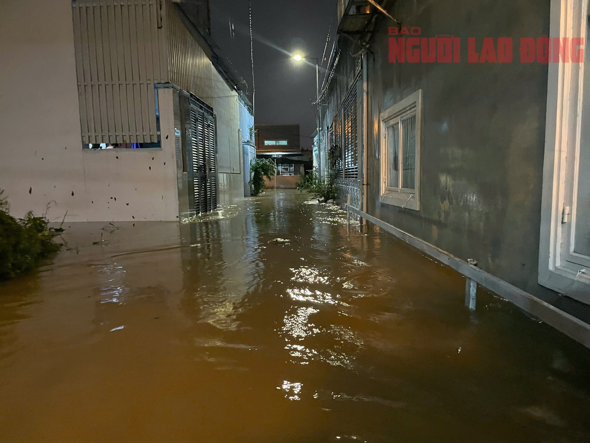 CLIP: Cận cảnh nhiều nơi ở Nha Trang ngập trong biển nước- Ảnh 1. CLIP: Cận cảnh nhiều nơi ở Nha Trang ngập trong biển nước- Ảnh 1.