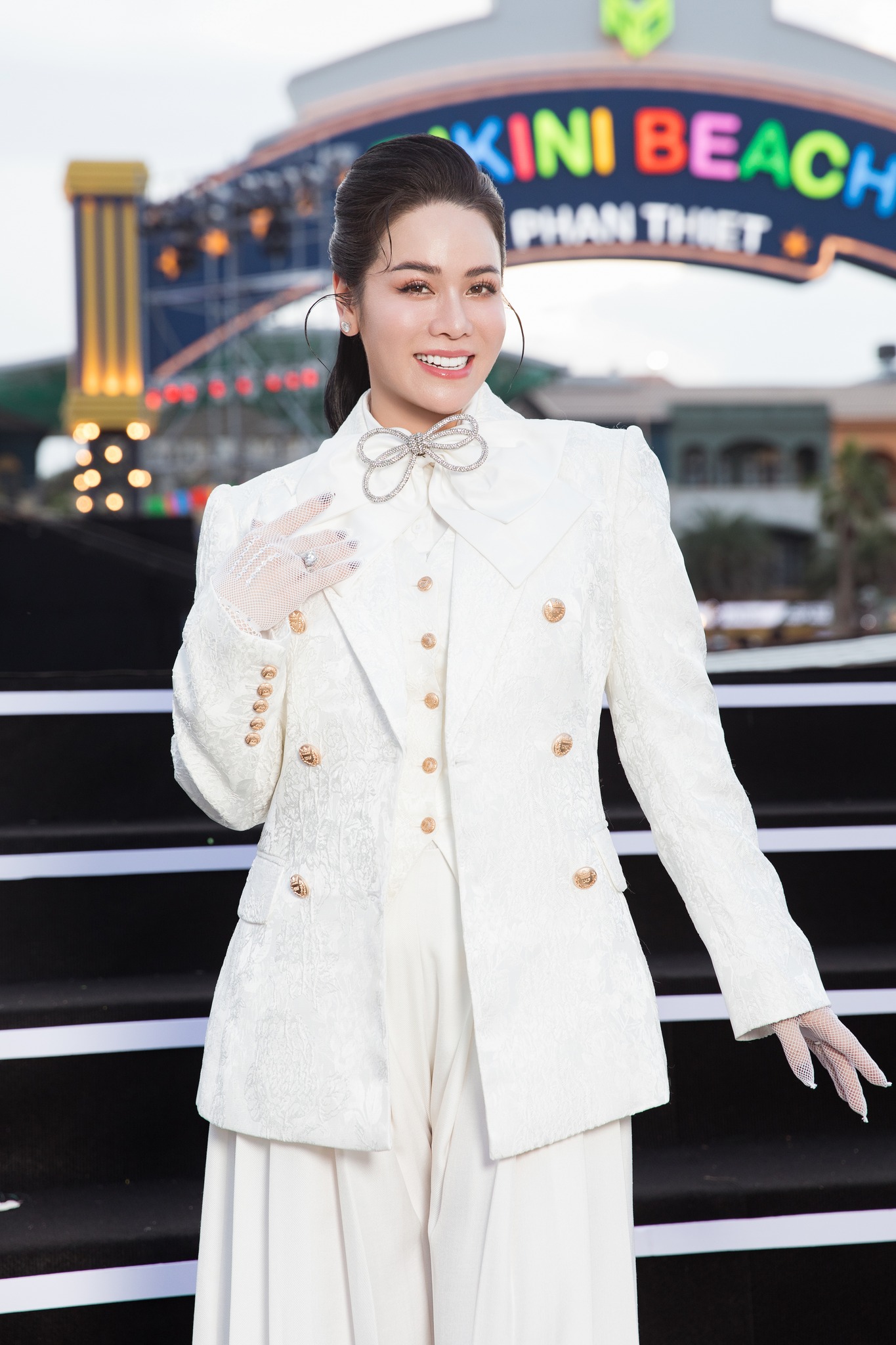 Bạn trai mới của Nhật Kim Anh là ai?- Ảnh 4. Bạn trai mới của Nhật Kim Anh là ai?- Ảnh 4.