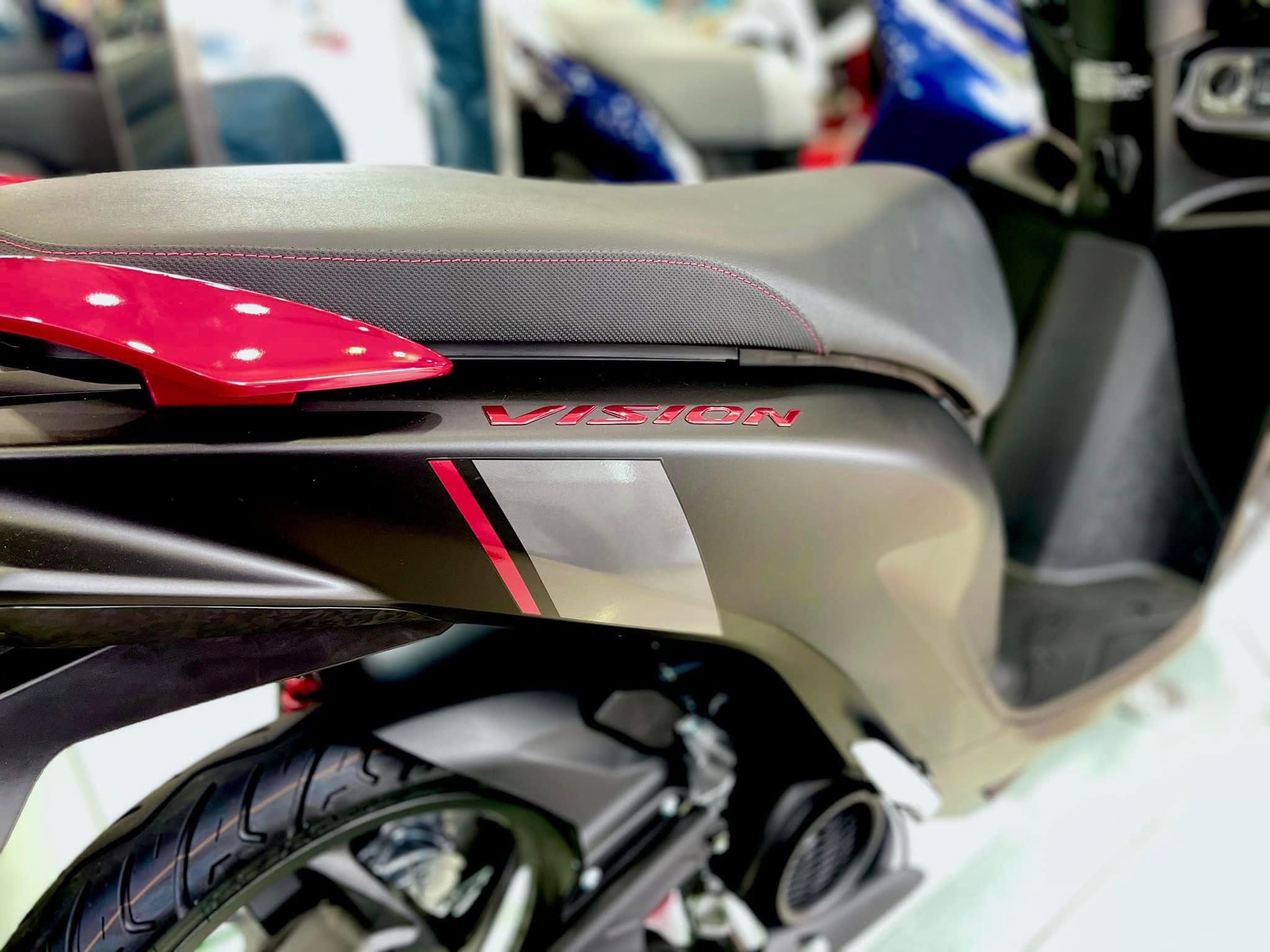 Honda Vision 2025 đang có giá cực đẹp cuối năm: Có mẫu giảm dưới mức đề xuất- Ảnh 7.