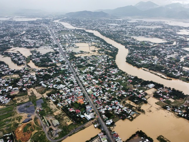 Vì sao nhiều nơi ở Nha Trang ngập nặng?- Ảnh 1.