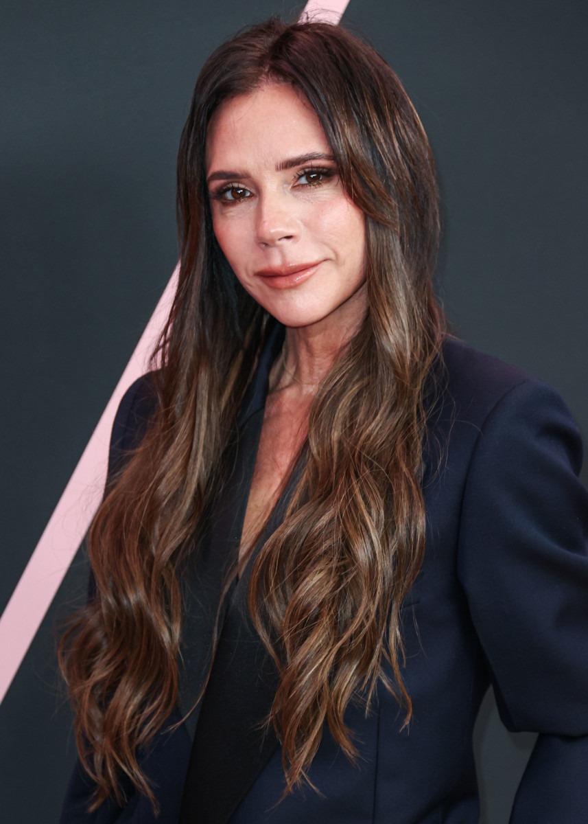 Victoria Beckham phản ứng về 1 bộ phận khi bị nói “dao kéo nát mặt”- Ảnh 4.