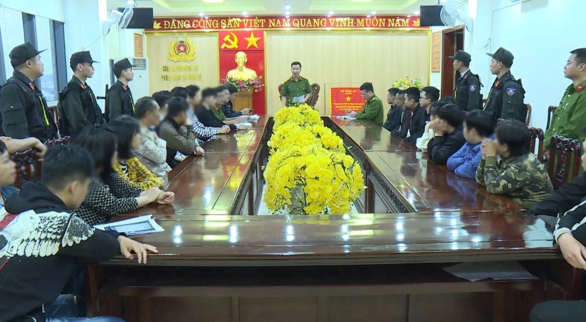 Thu&ecirc; mua hơn 500 t&agrave;i khoản ng&acirc;n h&agrave;ng, chiếm đoạt 50 tỷ đồng, 41 đối tượng bị bắt giữ: C&ocirc;ng an tiết lộ thủ đoạn lừa đảo ho&agrave;n to&agrave;n mới- Ảnh 1.