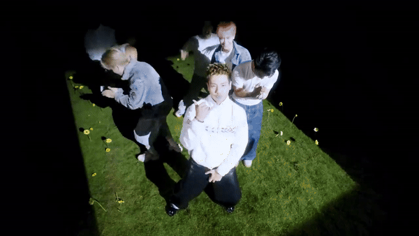 “Trap boy” HURRYKNG “chuộc lỗi” với WEAN, cả dàn Anh Trai “quẩy bung nóc” trong MV mới nhạc cực cuốn- Ảnh 10. “Trap boy” HURRYKNG “chuộc lỗi” với WEAN, cả dàn Anh Trai “quẩy bung nóc” trong MV mới nhạc cực cuốn- Ảnh 10.