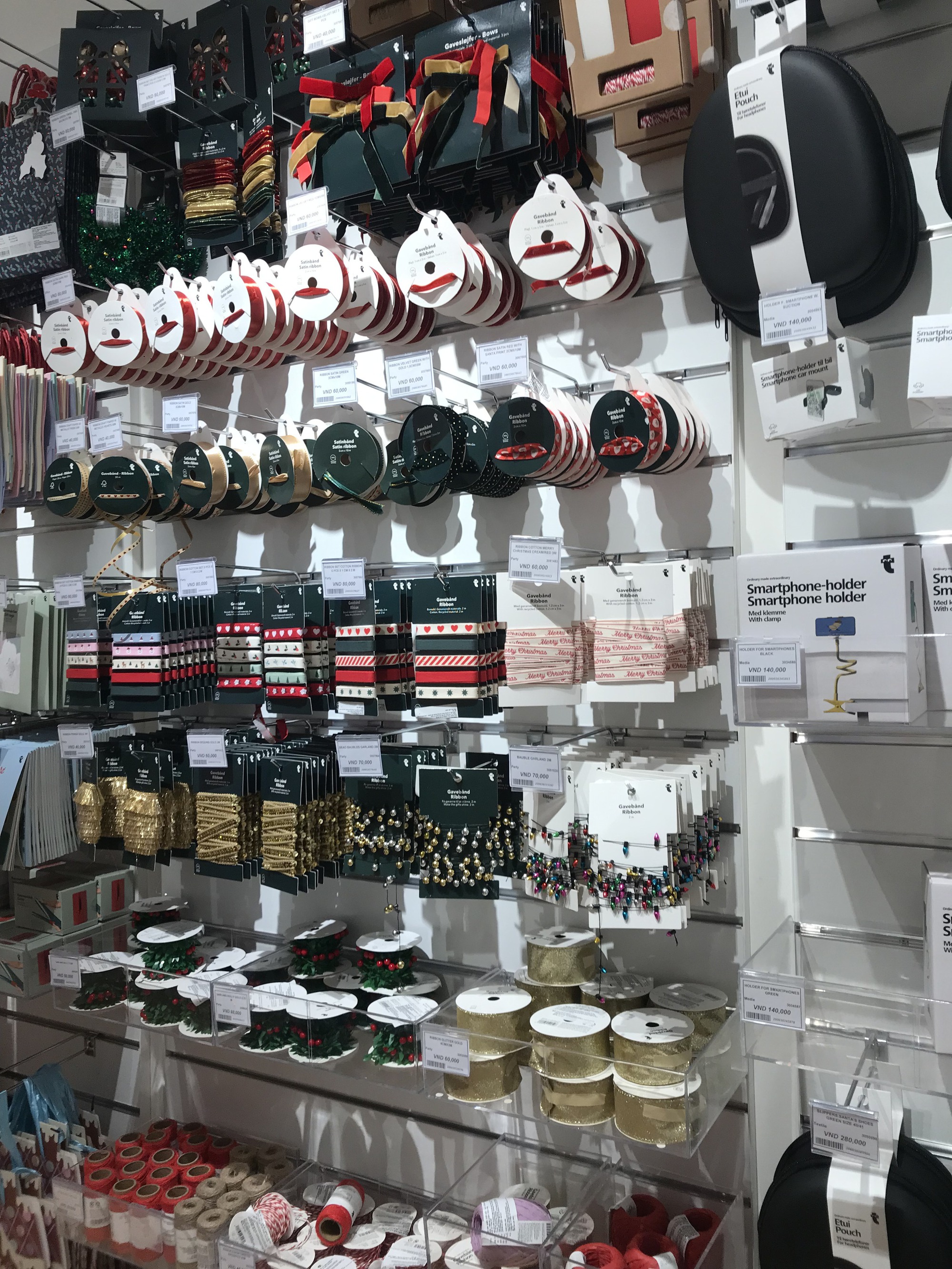 "Tiệm tạp h&oacute;a Noel" hot 100 độ ở H&agrave; Nội: Bạt ng&agrave;n m&oacute;n đồ xinh xắn, "nghệ" như tr&ecirc;n Pinterest- Ảnh 2.