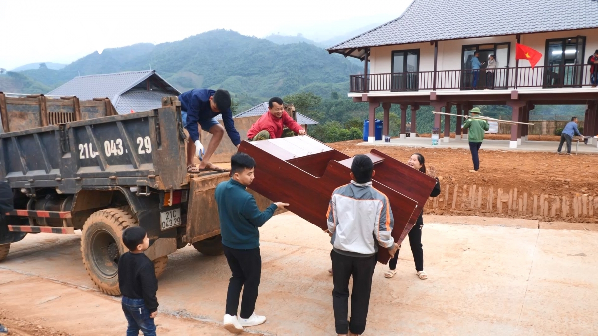 Làng Nủ khoác áo mới, hồi sinh sau đau thương- Ảnh 6.