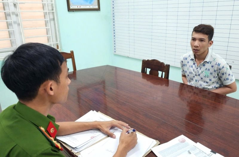 T&agrave;i khoản ng&acirc;n h&agrave;ng li&ecirc;n tiếp bị trừ tiền, chuyển đến STK 061810876 tại VIB, người phụ nữ lập tức b&aacute;o c&ocirc;ng an x&aacute;c minh đối tượng nhận tiền lừa đảo- Ảnh 1.