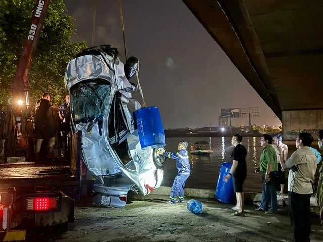 Vụ ô tô rơi xuống sông Đồng Nai khiến cô gái trẻ 22 tuổi tử vong: Xác định nguyên nhân ban đầu- Ảnh 1.