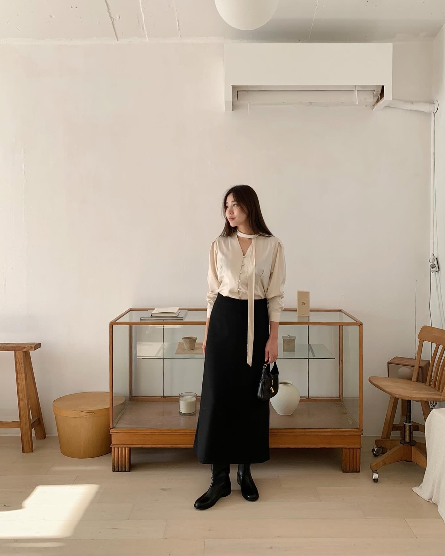 Để mặc đẹp hơn trong năm 2025, t&ocirc;i khuy&ecirc;n bạn n&ecirc;n theo phong c&aacute;ch thời trang tối giản- Ảnh 7.