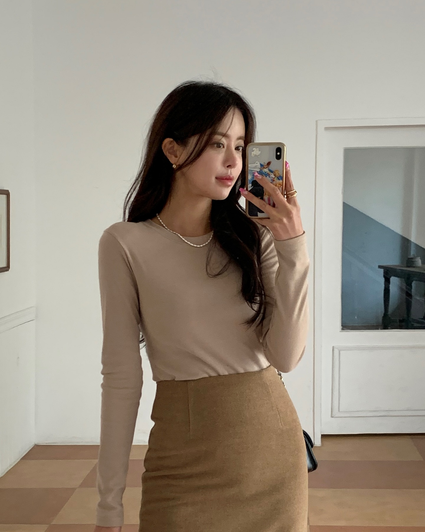 Để mặc đẹp hơn trong năm 2025, t&ocirc;i khuy&ecirc;n bạn n&ecirc;n theo phong c&aacute;ch thời trang tối giản- Ảnh 5.