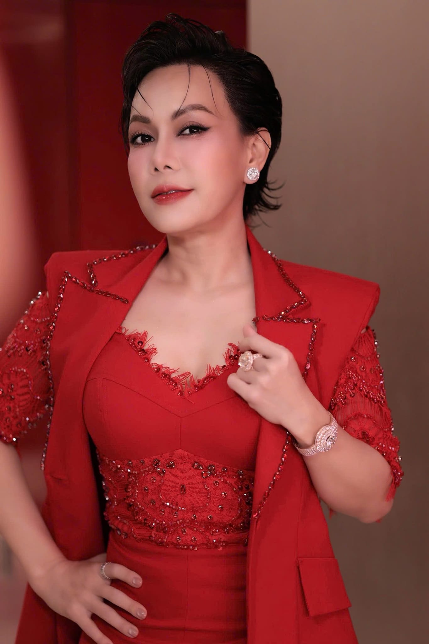 Phú bà quyền lực nhất showbiz đóng phim Chị dâu: 