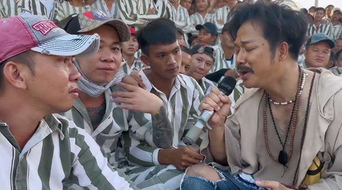 Một nam ca sĩ: “Không phải ai cũng được vào trại giam hát”- Ảnh 2.