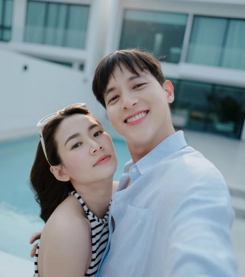 HOT: “Hoàng tử nụ cười” James Jirayu chính thức kết hôn với bạn gái ngoài ngành hơn 4 tuổi- Ảnh 10.