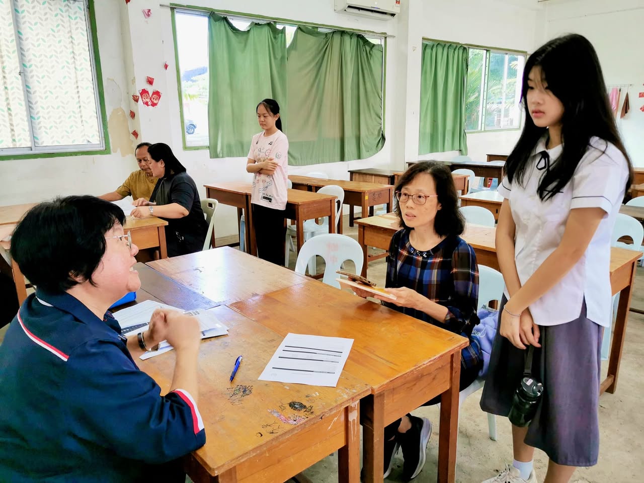 "Nhờ chọn trường kiểu này mà con tôi nhàn nhã, thoải mái ăn chơi": Quan điểm của phụ huynh TPHCM thổi bùng tranh cãi- Ảnh 1.