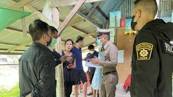 Lâu không gặp nên người thân đến thăm, nào ngờ phát hiện thi thể của cha và con gái trong nhà- Ảnh 2.