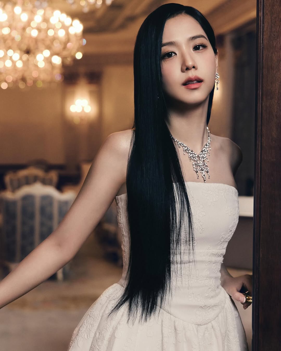 Mỹ nhân đẹp nhất thế giới 2024: Jisoo (BLACKPINK) 3 năm giành No.1, tranh cãi 2 mỹ nhân Hàn vượt mặt Địch Lệ Nhiệt Ba- Ảnh 1.