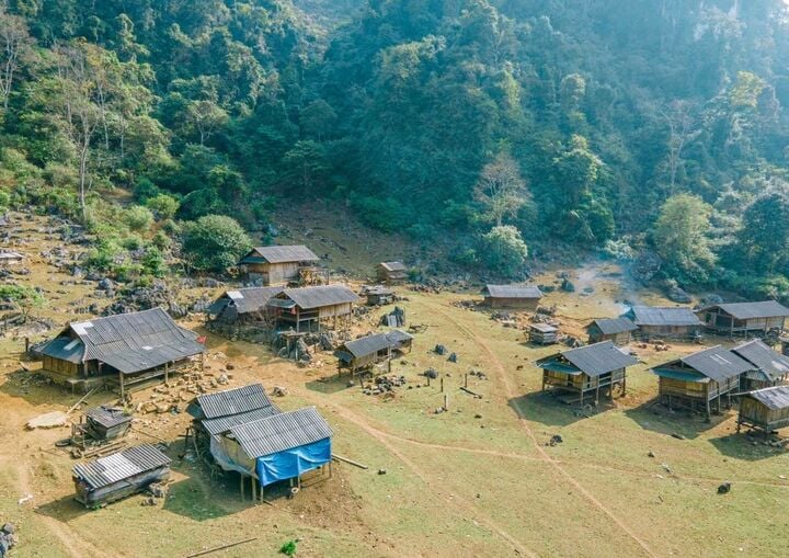 Nét bình yên, giản dị của Hang Táu ở Mộc Châu- Ảnh 2.