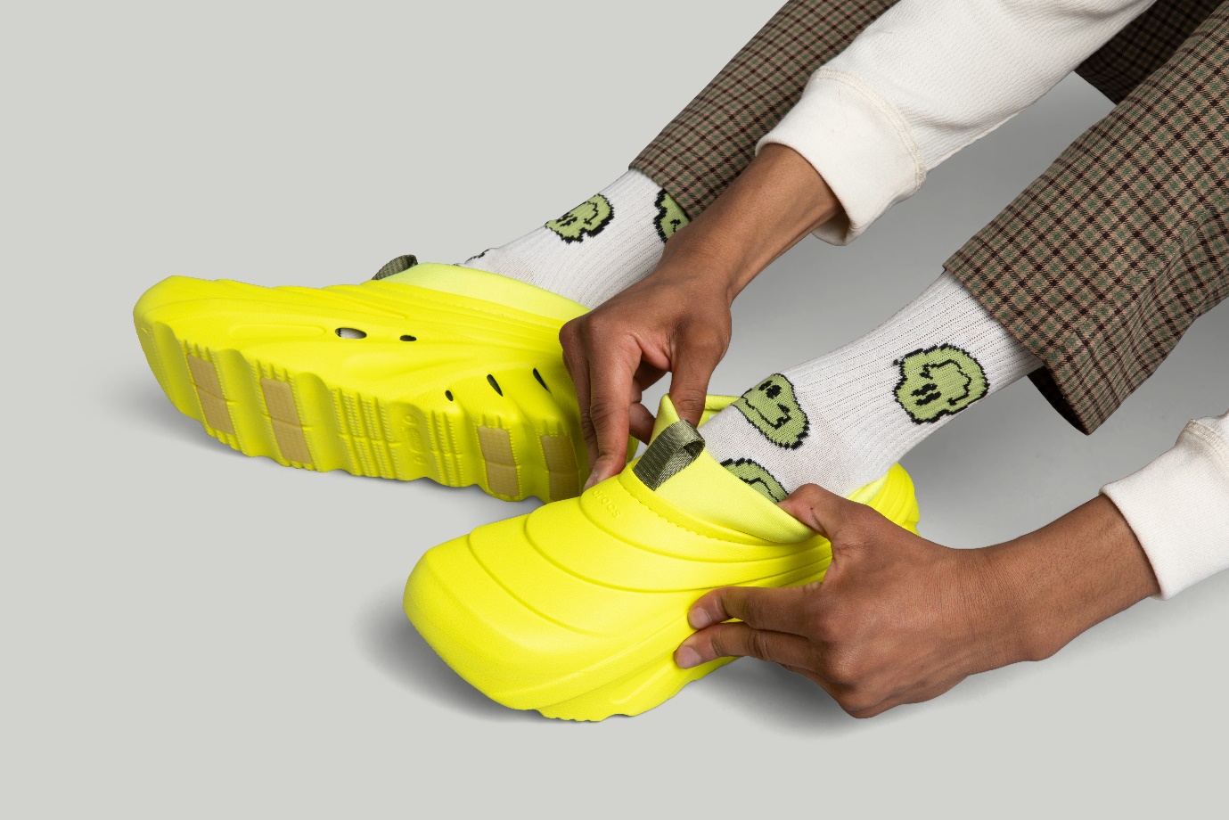 “Thăng hạng” tủ đồ Tết cùng CROCS- Ảnh 2.