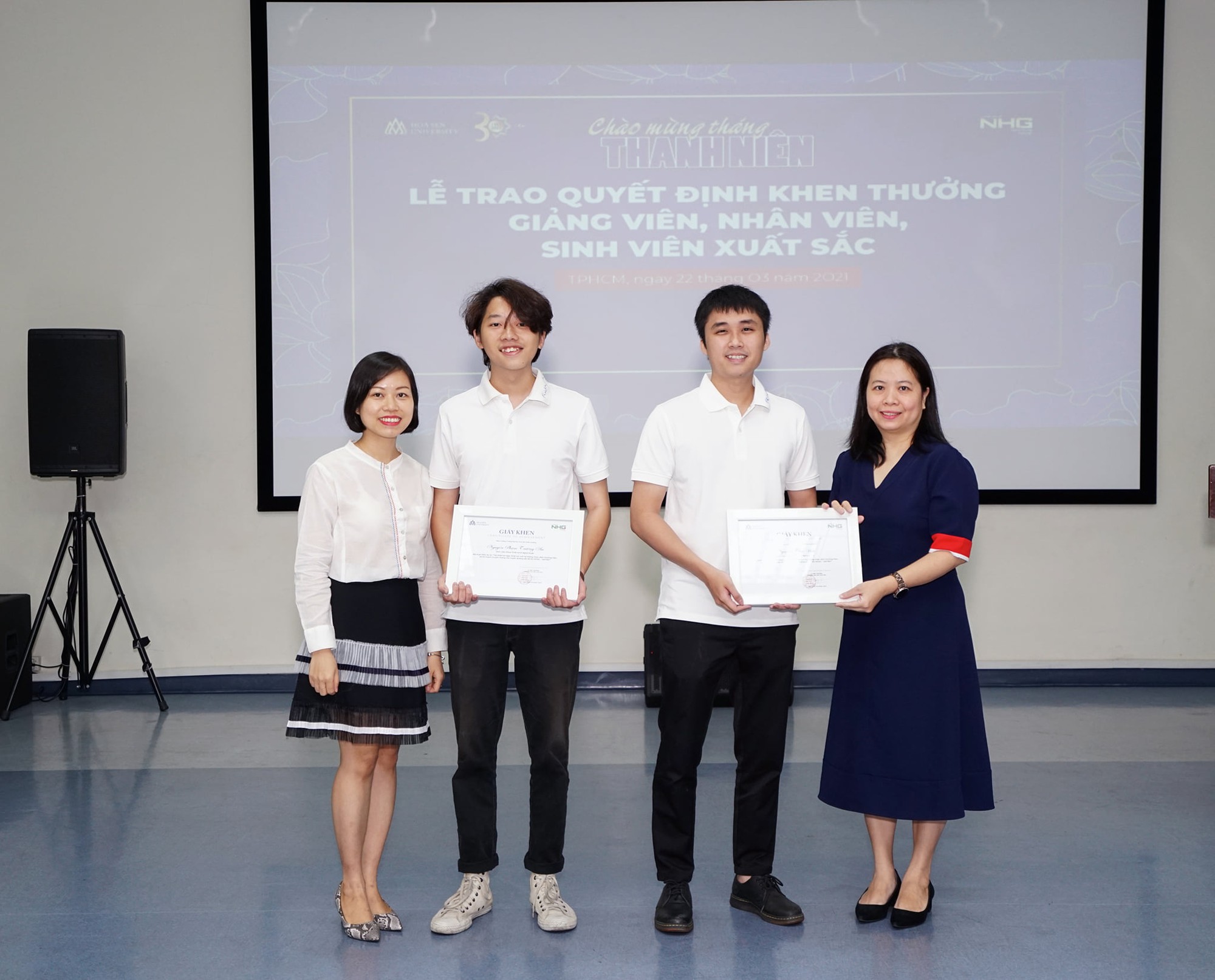 Chuyện chưa kể về "cha đẻ" của bộ nhận diện Metro TP.HCM: 2 sinh viên làm đồ án tốt nghiệp, ngày nào cũng thức đến 3-4h sáng để chỉnh sửa- Ảnh 2.