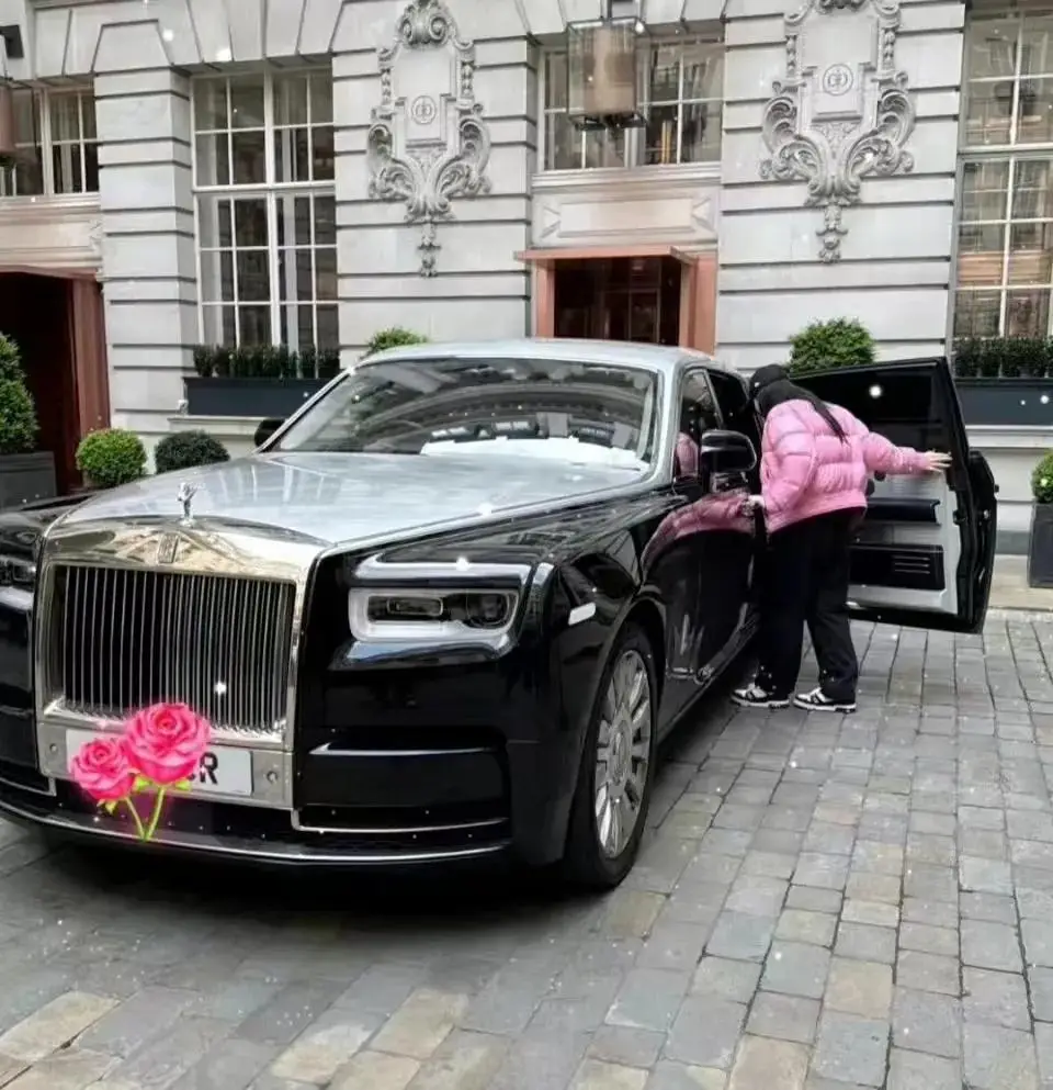 MC giàu nhất showbiz tặng Rolls-Royce cho con gái 15 tuổi, cho con học trường hoàng gia: Sở hữu khối tài sản 175 nghìn tỷ đồng và hơn 70 căn nhà- Ảnh 4.