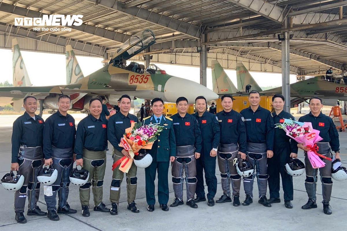 Phi công 'hổ mang chúa' Su30-MK2 kể về màn thả đạn nhiễu chính xác đến từng giây- Ảnh 4.