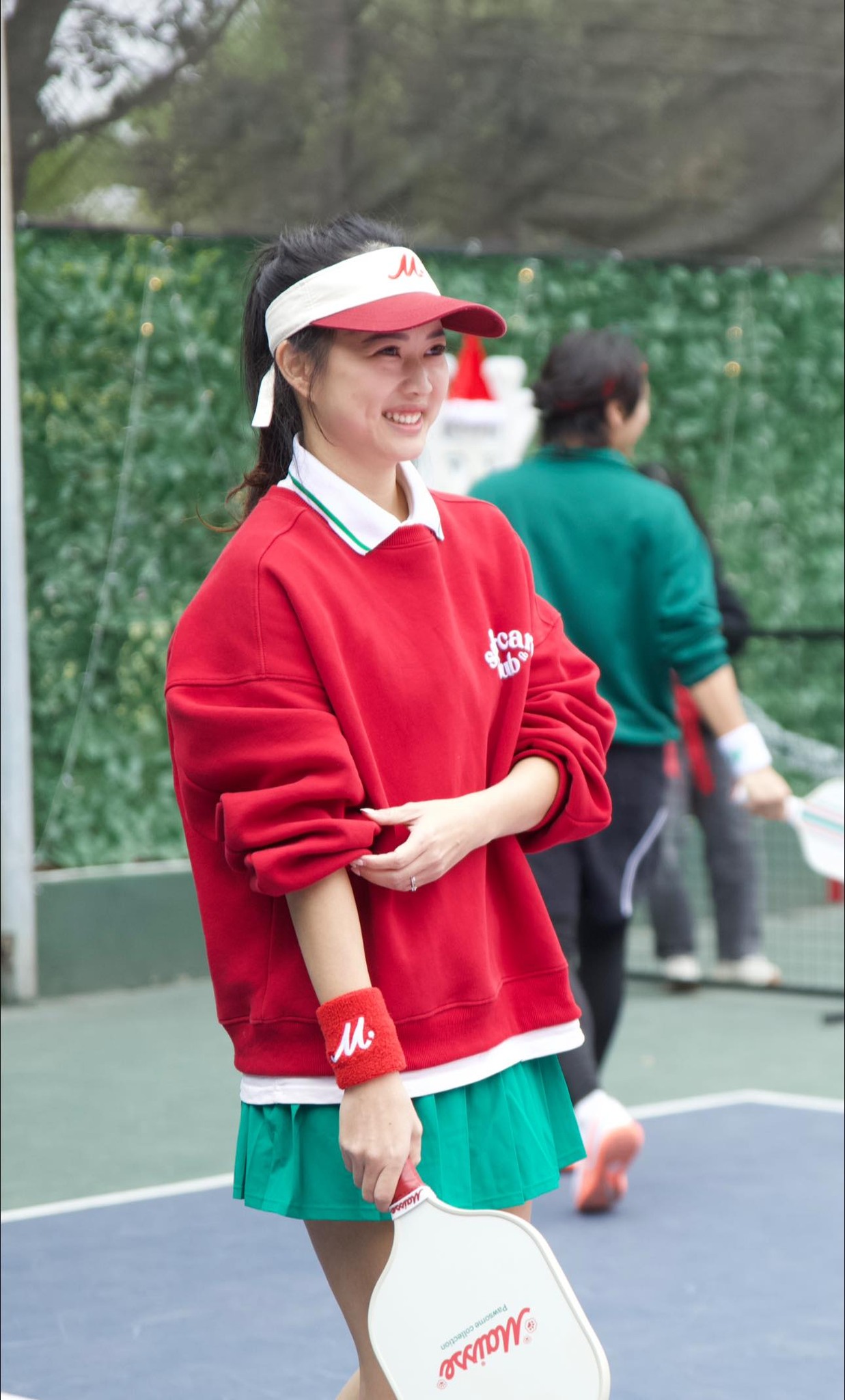 Mẹ Hà Nội gây sốt khi diện outfit ra sân tập Pickleball trời mùa đông quá xinh, nhìn vóc dáng ai cũng mê- Ảnh 9.