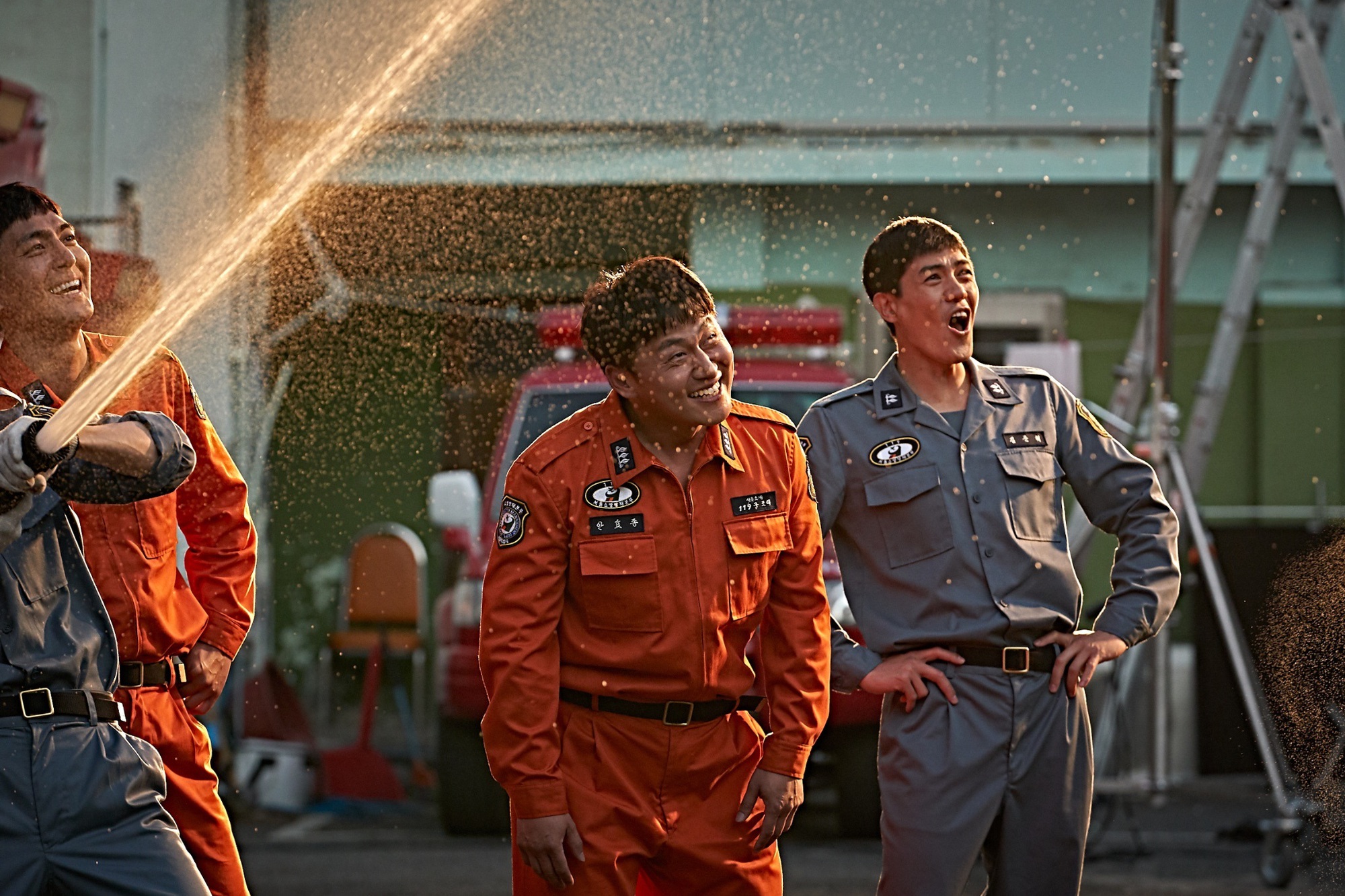 Bom tấn đang khuynh đảo màn ảnh Hàn hiện tại: Dàn cast siêu xịn sò, nam chính đẹp mê mẩn còn là 