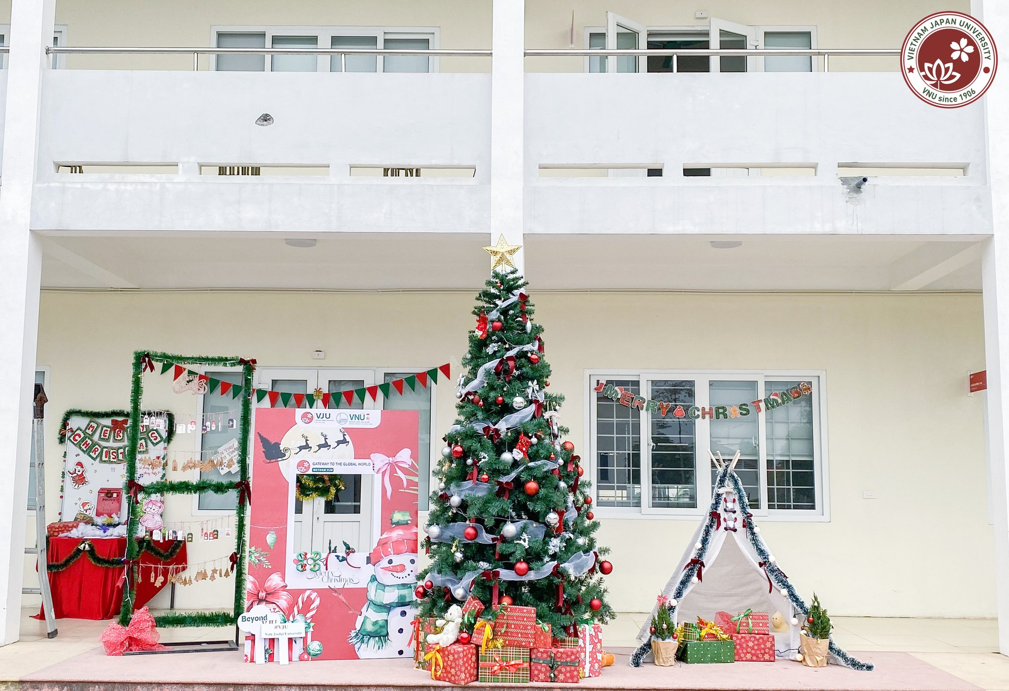 Sinh viên nô nức "check in" không khí Noel trường mình, nơi nào cũng xịn chẳng kém trời Âu!- Ảnh 21.