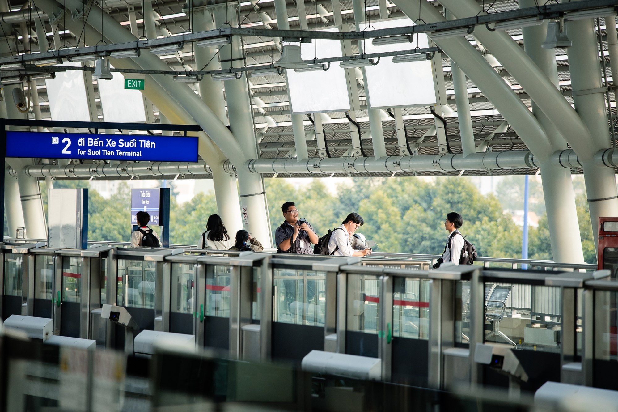 Đổ gục trước loạt góc check-in tại Metro Bến Thành - Suối Tiên: Lên hình vừa ngầu vừa điện ảnh chẳng thua kém gì nước ngoài- Ảnh 7.