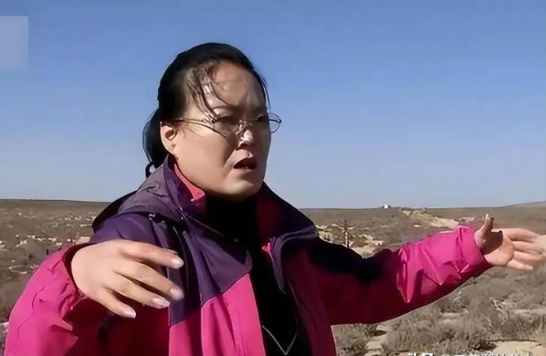 B&aacute;n chuỗi điện m&aacute;y đang ph&aacute;t triển để mua 15.000 mẫu đất sa mạc, 13 năm sau người phụ nữ kiếm gần 1.000 tỷ đồng- Ảnh 2.