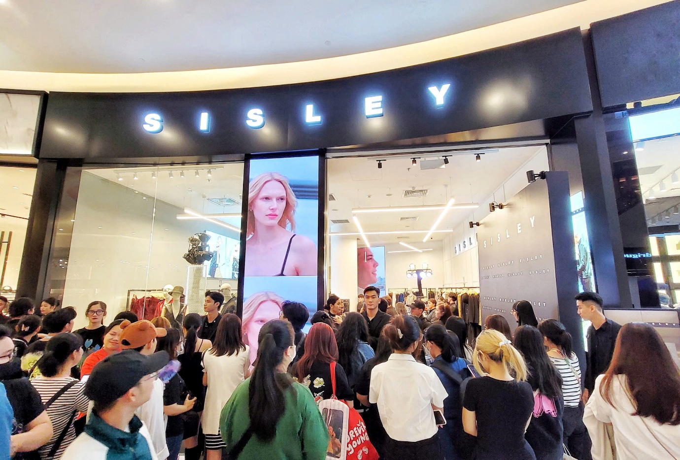 SISLEY khai tiệc thời trang Ý đầy cảm hứng: ISAAC, MIU LÊ, Hoa hậu Ngọc Châu và loạt KOLs tỏa sáng với phong cách thời thượng- Ảnh 6.