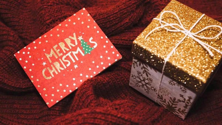 Chúc mừng Giáng sinh, vì sao nói "Merry Christmas" thay vì "Happy Christmas"?- Ảnh 2.