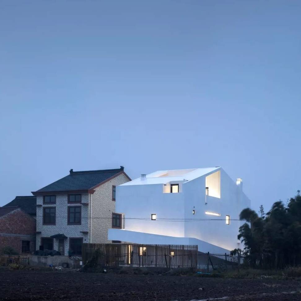 Chi 27 tỷ đồng x&acirc;y biệt thự dưỡng gi&agrave; cho cha mẹ: Thiết kế đơn giản nhưng sang xịn, được h&agrave;ng x&oacute;m v&iacute; l&agrave; &lsquo;&lsquo;bạch dinh&rsquo;&rsquo; giữa v&ugrave;ng th&ocirc;n qu&ecirc;- Ảnh 11.