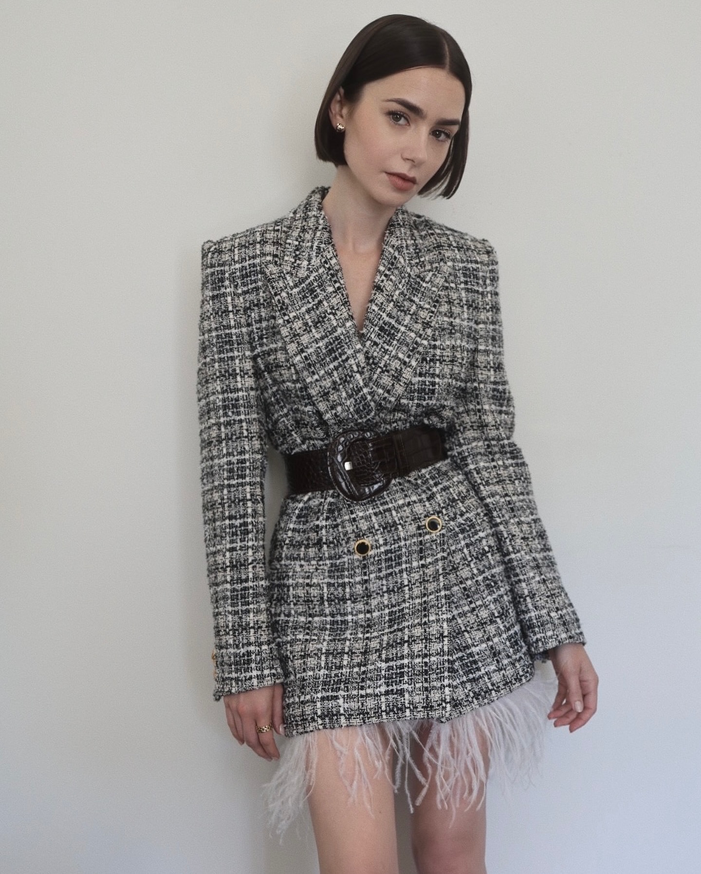 Lily Collins gợi ý những cách mặc áo blazer nổi bật cho tuổi U40- Ảnh 6.